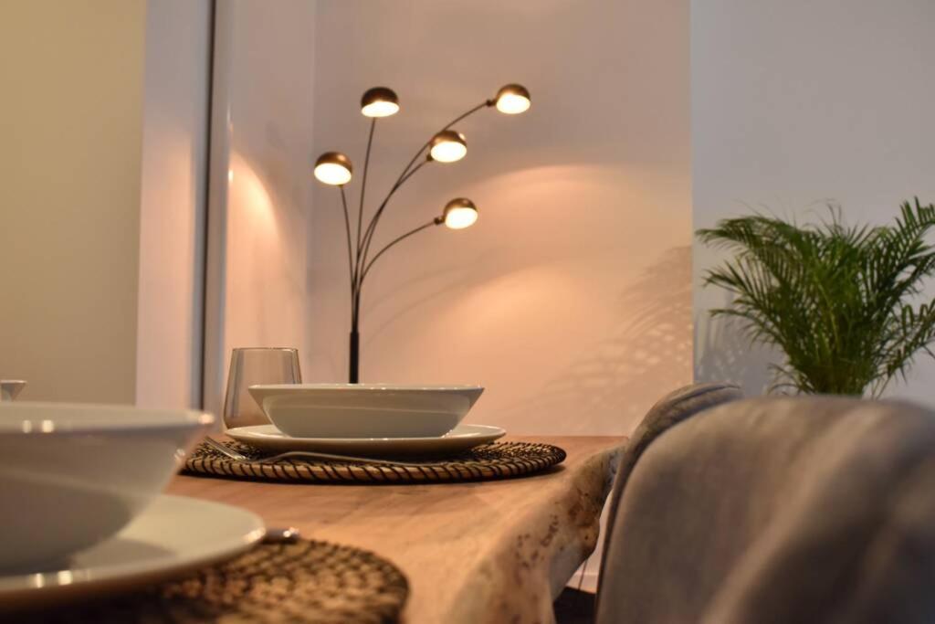אוסטנדה Vernieuwd Appartement Op 200M Van De Zee מראה חיצוני תמונה