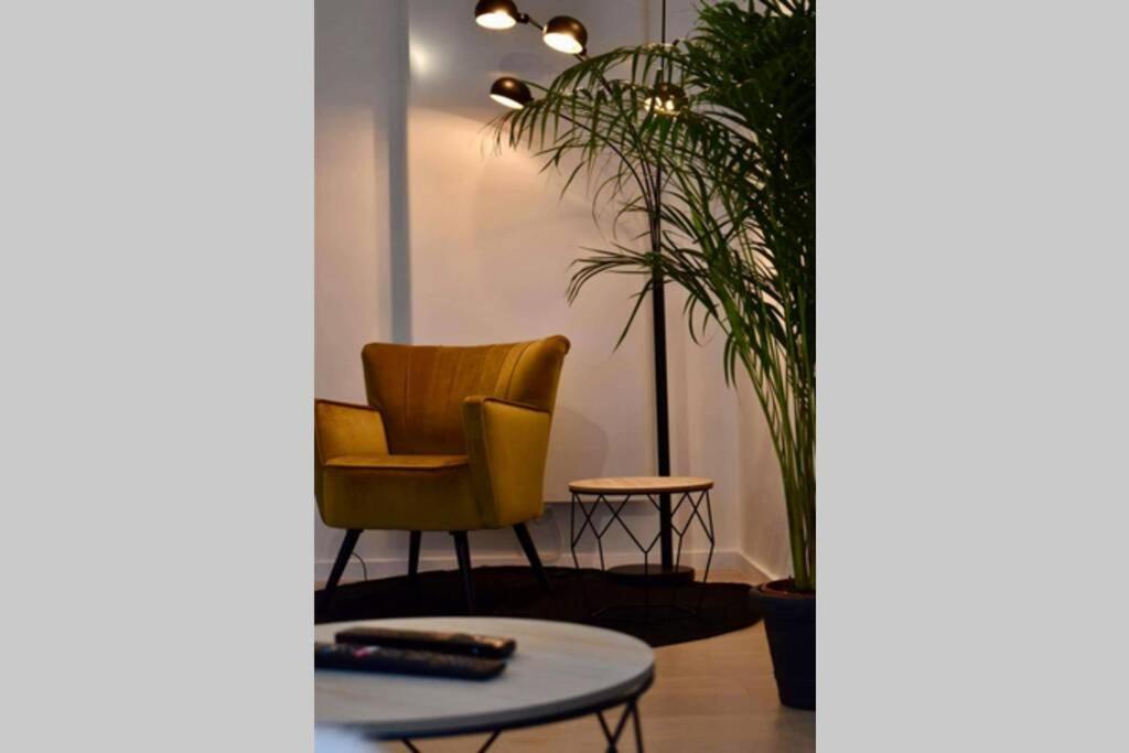 אוסטנדה Vernieuwd Appartement Op 200M Van De Zee מראה חיצוני תמונה