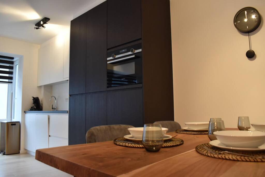אוסטנדה Vernieuwd Appartement Op 200M Van De Zee מראה חיצוני תמונה